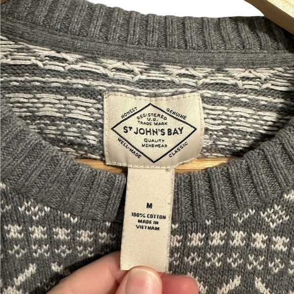 St. John's Bay Gray White Crewneck Sweater Nordic Patterns Vintage Reindeer M - Picture 5 of 6